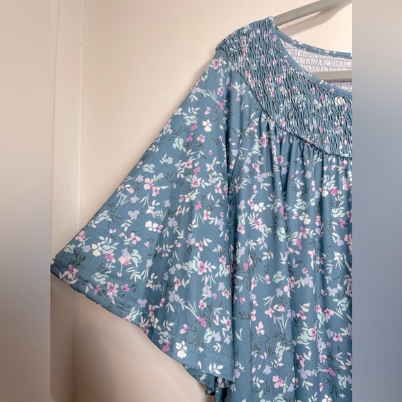 NWT BloomChic Women's Plus Size Short Sleeve
Blue Floral Lace Top Size 26W - Picture 3 of 7